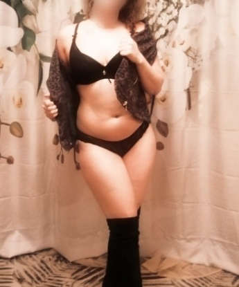 У меня креативный подход к любому нашему встрече, я умею превратить обычные моменты в незабываемые приключения. Мое тело - искусство, и я умею использовать его для достижения твоего наслаждения. У меня широкий спектр услуг, и я уверена, что найду то, что тебе по вкусу. Отзывы о моей работе говорят о высоком уровне обслуживания и умении создать атмосферу истинного удовольствия. Ни один клиент не остается равнодушным после встречи со мной. Посмотри мои фото, и у тебя не останется никаких сомнений. Жду встречи с тобой в Москве, чтобы наслаждаться друг другом. 💋🔥🌃 1994, 32 года