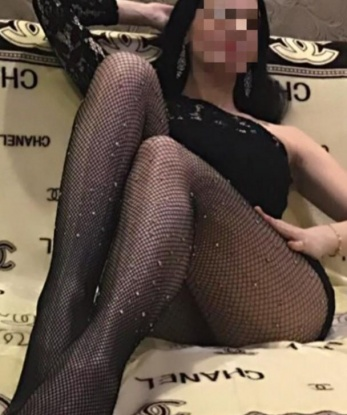 Аппетитная леди с неотразимой внешностью ждет тебя для ярких встреч и страстных приключений. Готова подарить море удовольствия и наслаждения. Позволь себе немного беззаботности и релакса. 3934, 33 года